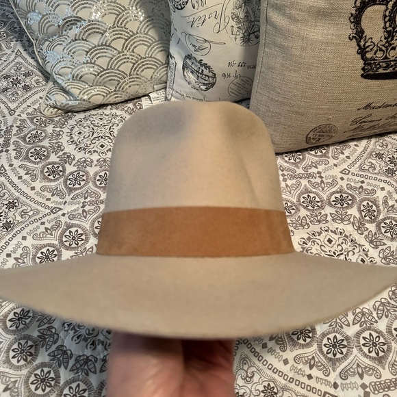 Gigi Pip Hat - Picture 2 of 5